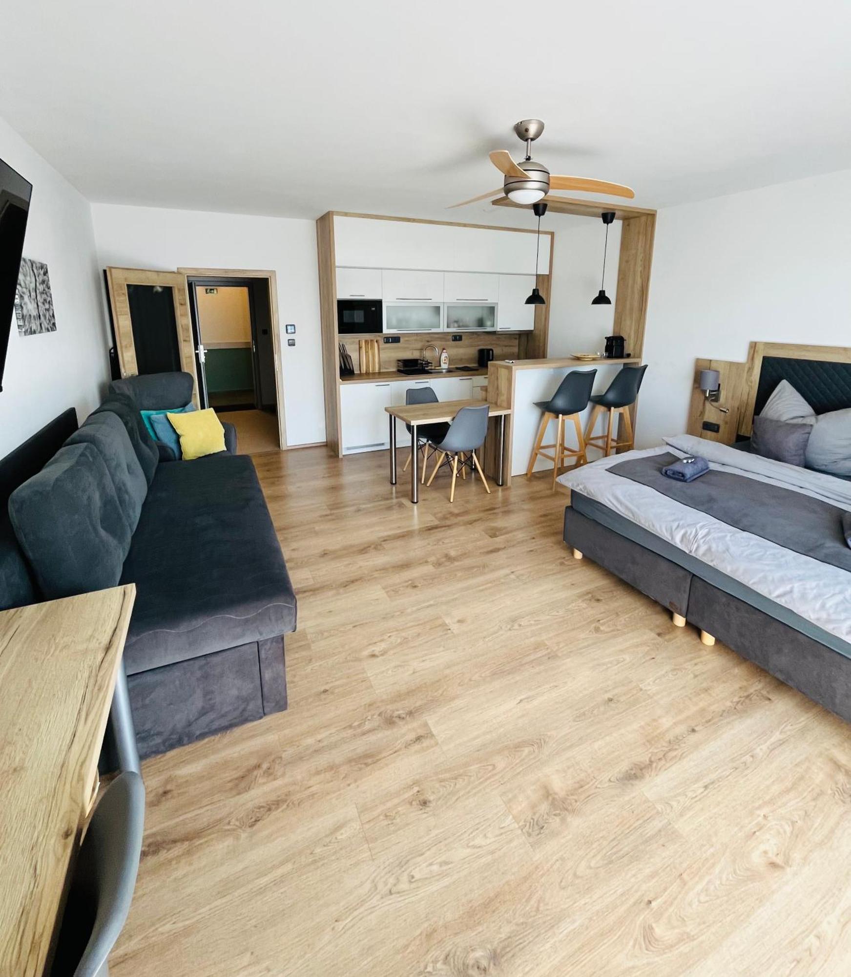 Lipno Beach Apartment Lipno nad Vltavou Eksteriør billede